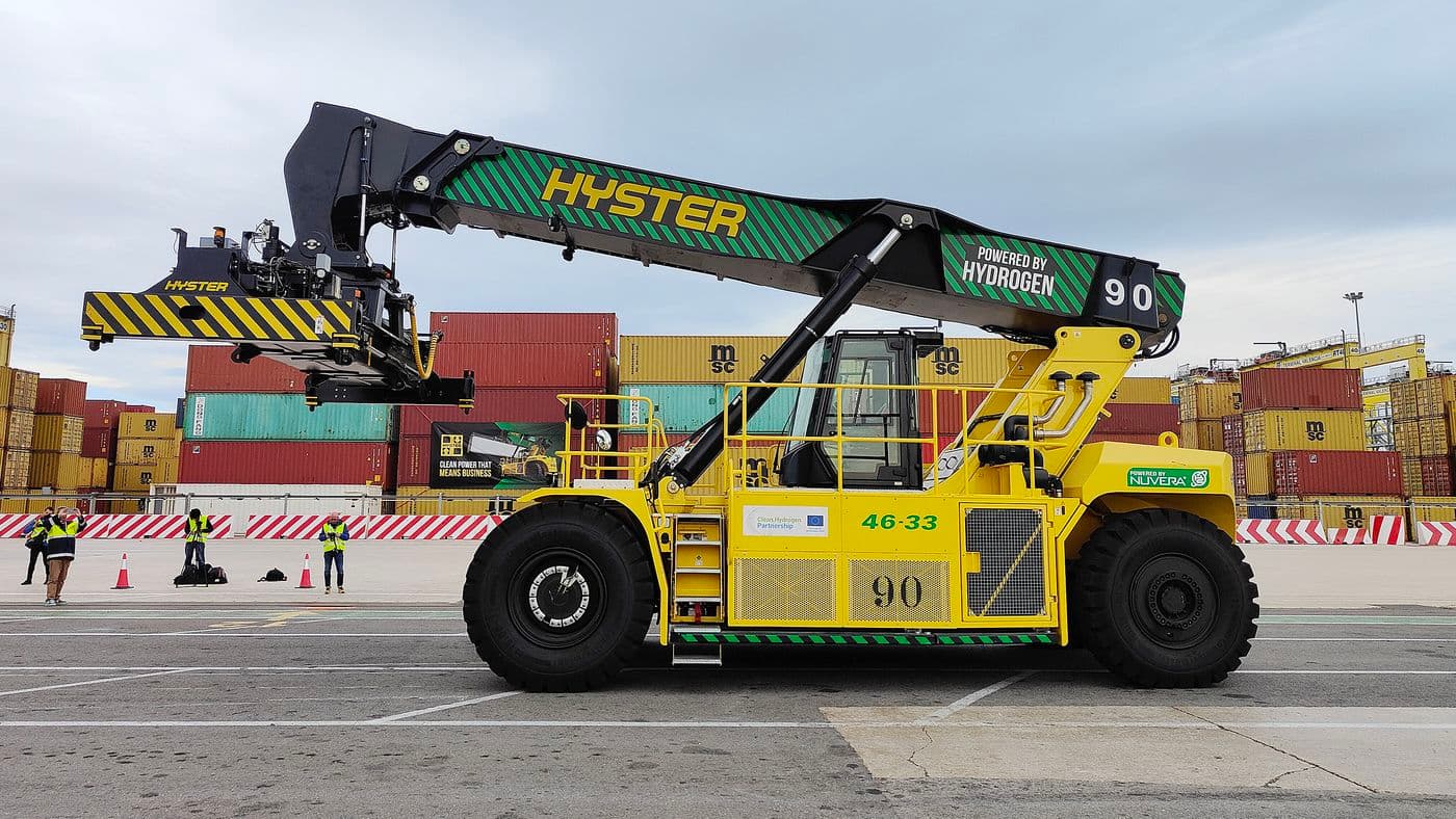 Hyster Hydrogen Fuel Cell Reachstacker Trial Begins at Port of Tilbury
