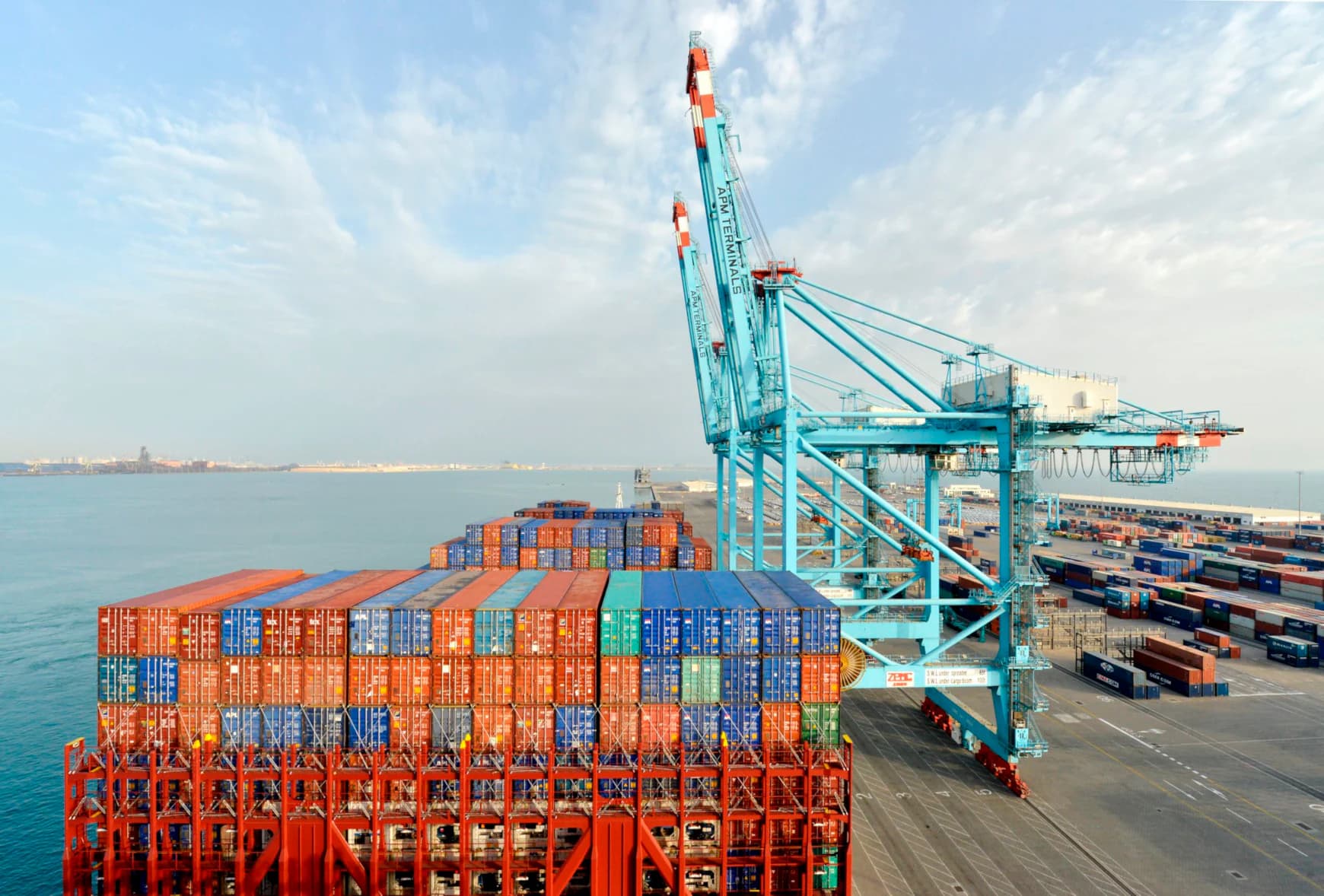 Strait of Hormuz Disruption Severely Impacts APM Terminals Bahrain Profit