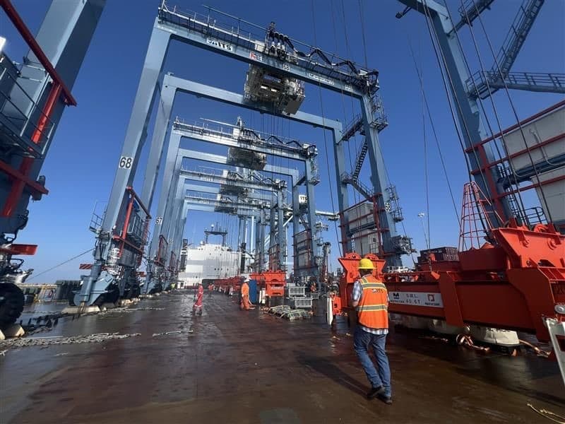 ITS Deploys Hybrid RTG Cranes at Long Beach Terminal