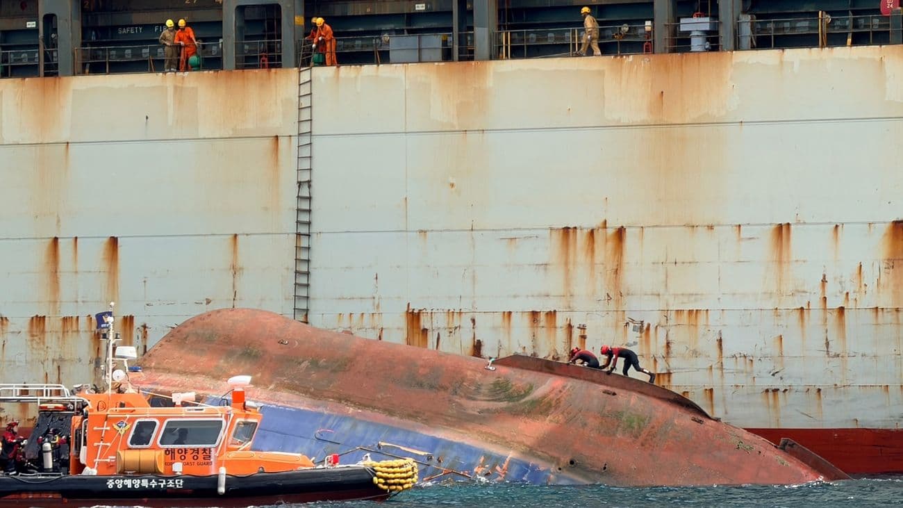 Tugboat Capsizes Off Busan While Assisting MSC Containership; Six Crew Missing