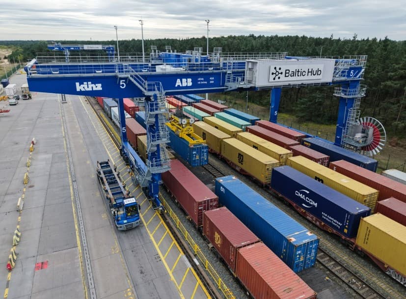 Baltic Hub Expands Rail Gantry Crane Fleet with Two New Electric Units