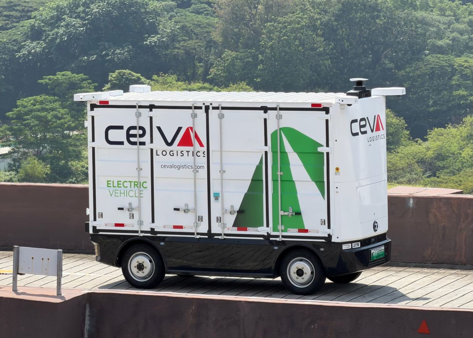 CEVA Logistics Trials Autonomous Electric Vehicles in Singapore Warehouse