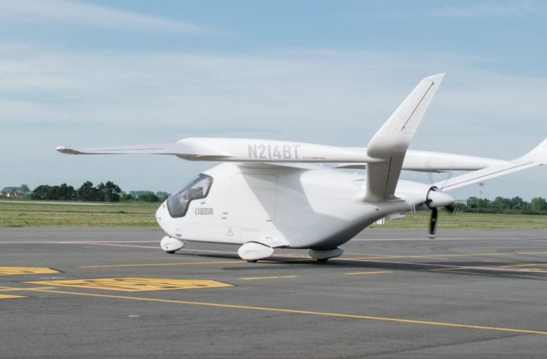 Ostend-Bruges Airport Welcomes First Electric Cargo Aircraft in Benelux