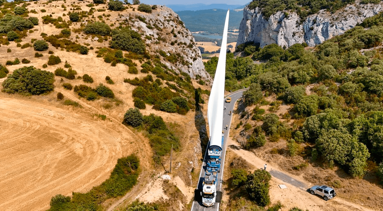 Siemens Gamesa Transports 72-Meter Wind Turbine Blades to Basque Country Project
