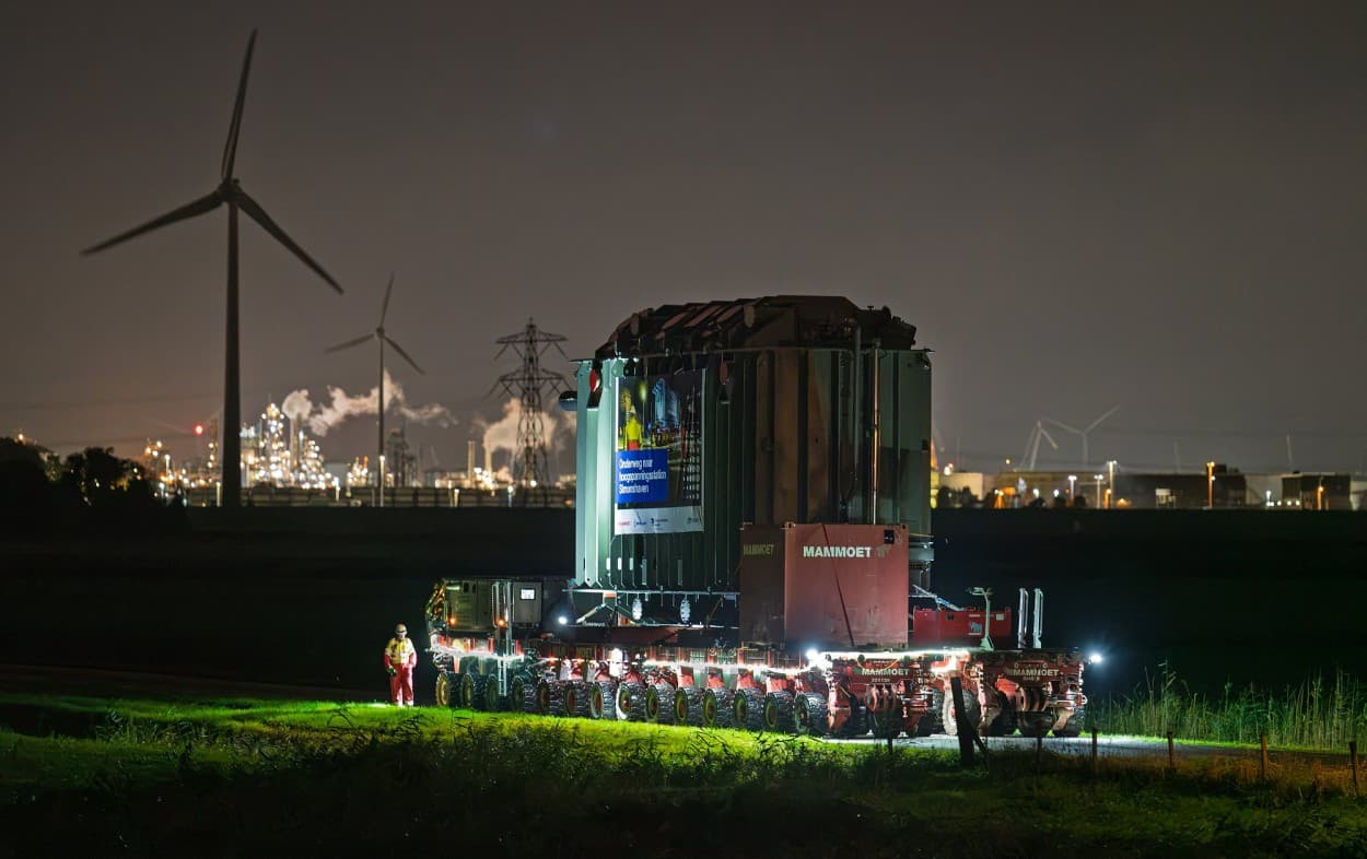 Mammoet Transports Three 345-Tonne Transformers to Boost Rotterdam Grid