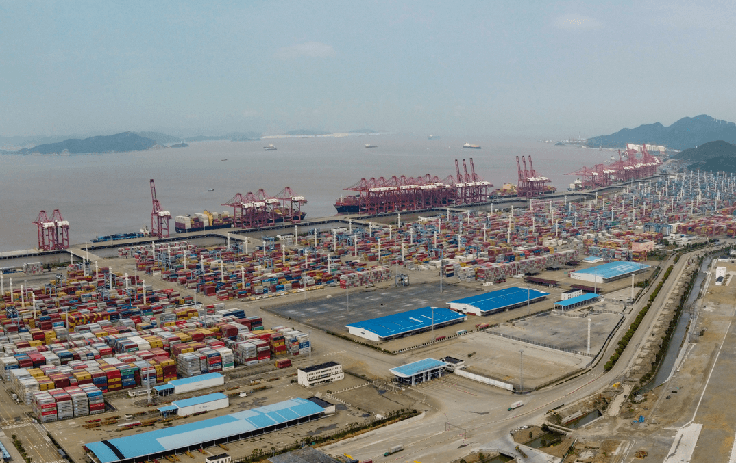 Ningbo Zhoushan Surpasses Singapore in H1 2026 Container Throughput