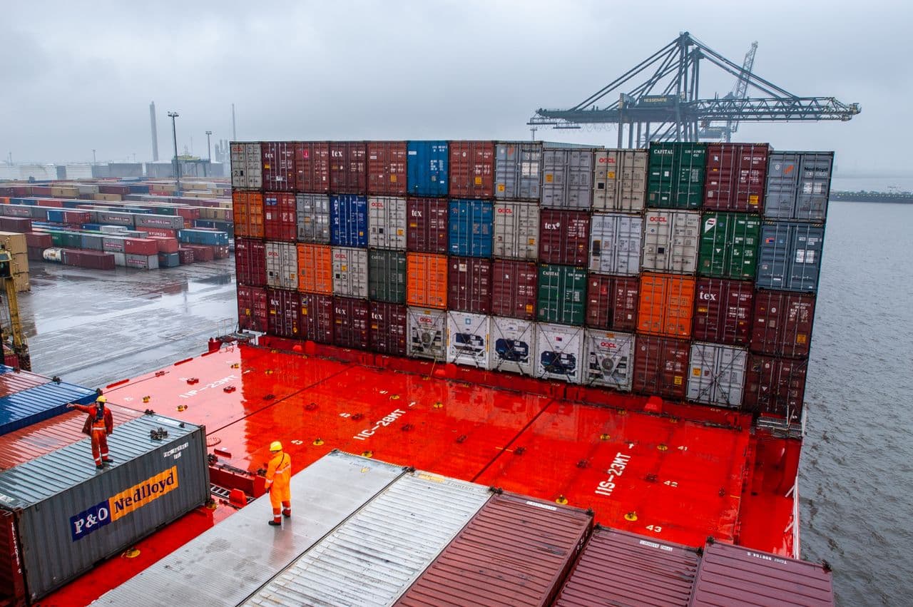 Transpacific Container Rates Exceed $10,000 While Asia-Europe Prices Decline