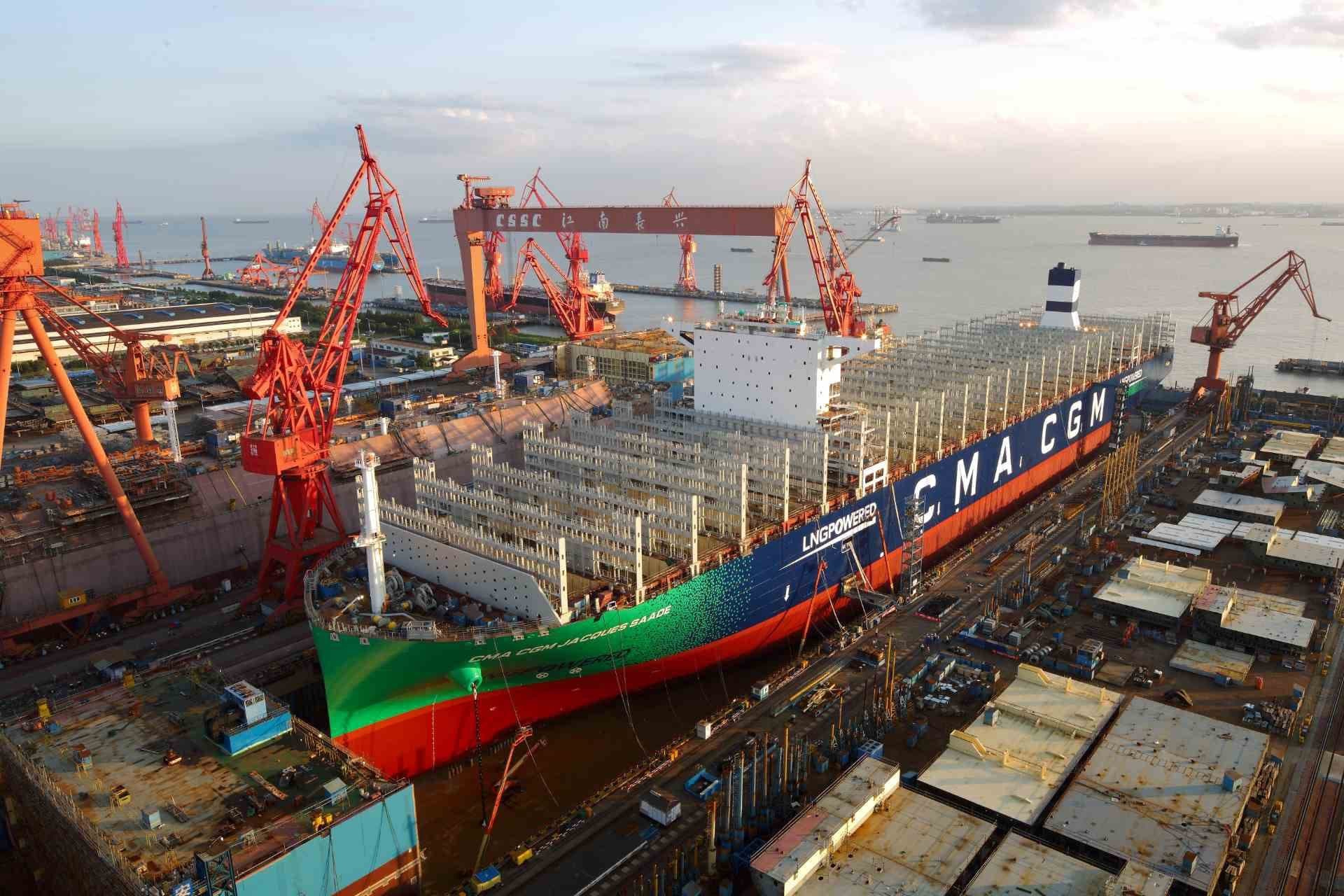 Alternative Fuel Vessel Orders Surge in August, Led by LNG Containerships