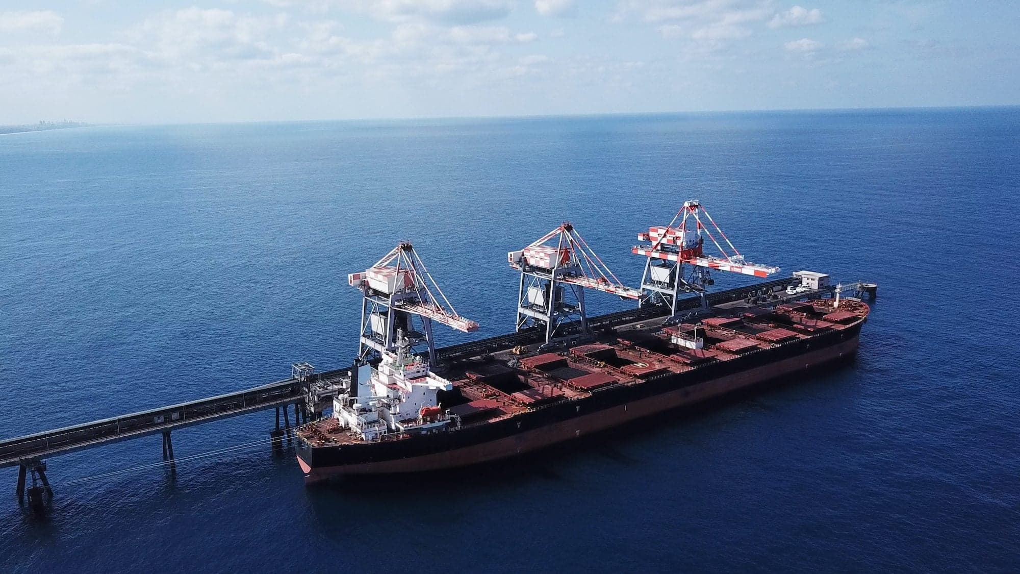 Diana Shipping Increases Takeover Offer for Genco Amidst Dry Bulk Sector Consolidation