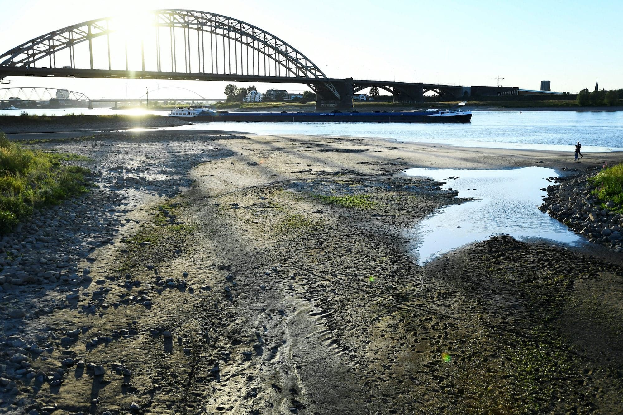 Rhine River Low Water Levels Prompt Logistics Sector Adaptation