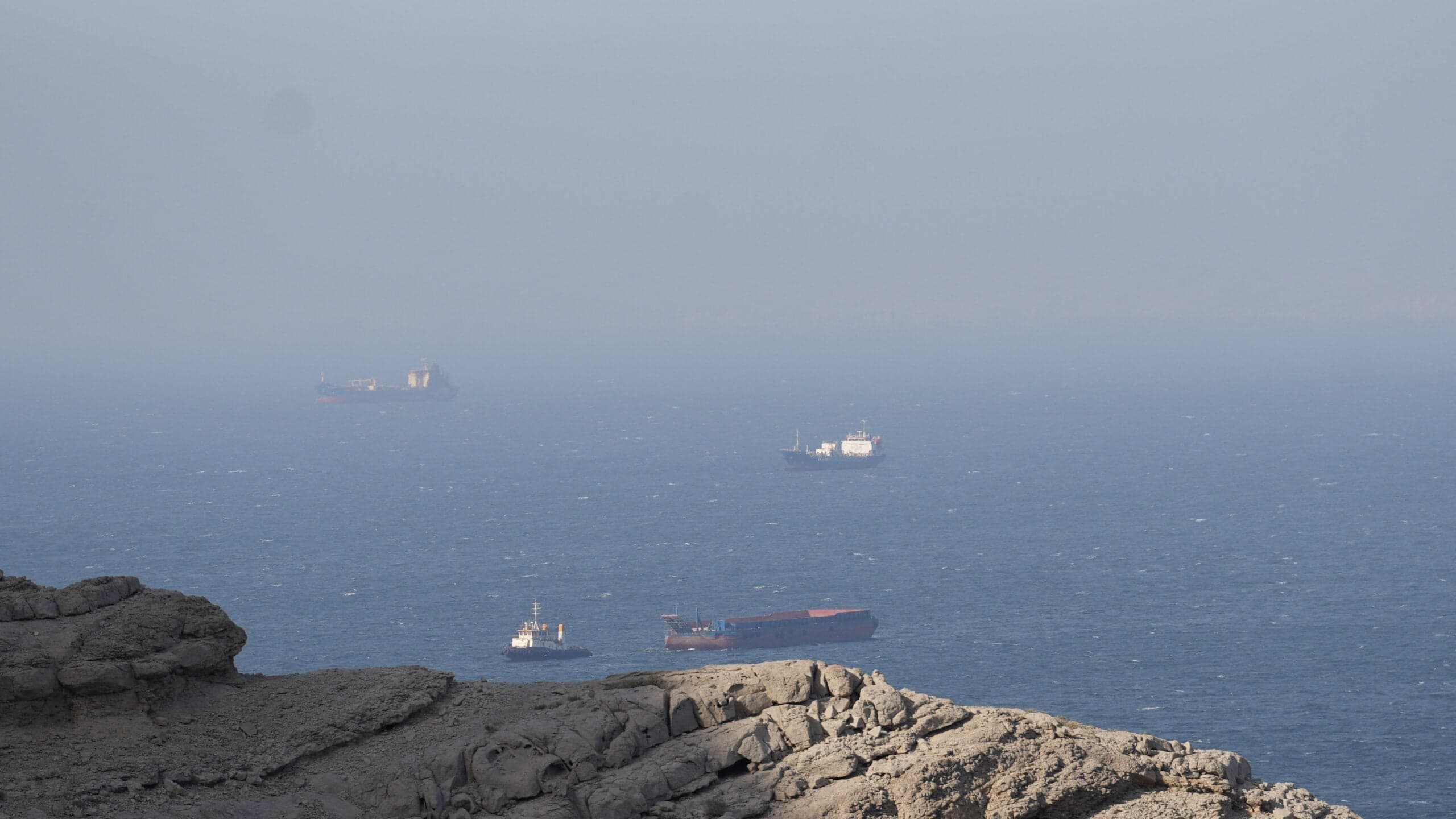 Oil Tankers Divert to Middle East in Anticipation of Hormuz Reopening