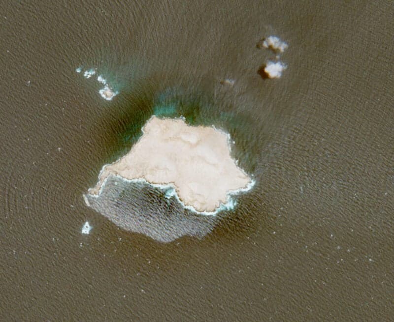 Sanctioned Tanker Suspected of Oil Leak Near Oman's Protected Waters