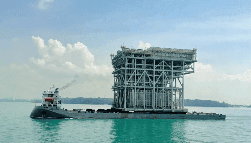 Sanctioned Heavy-Lift Ships Deliver Arctic LNG 2 Modules to Russia
