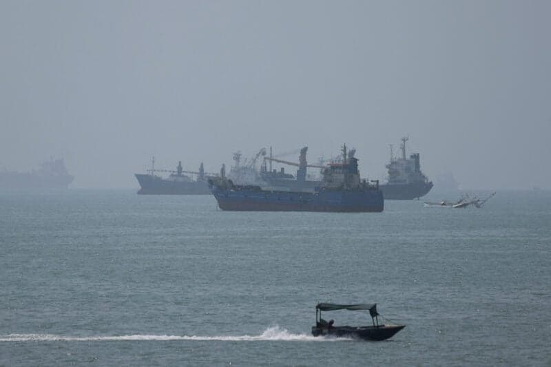 Strait of Hormuz Sees Significant Drop in Daily Vessel Transits