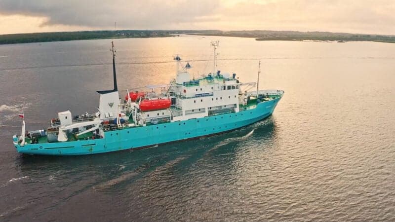 Norway Offers Aid to Russians Stranded in Arctic After Ship Seizure