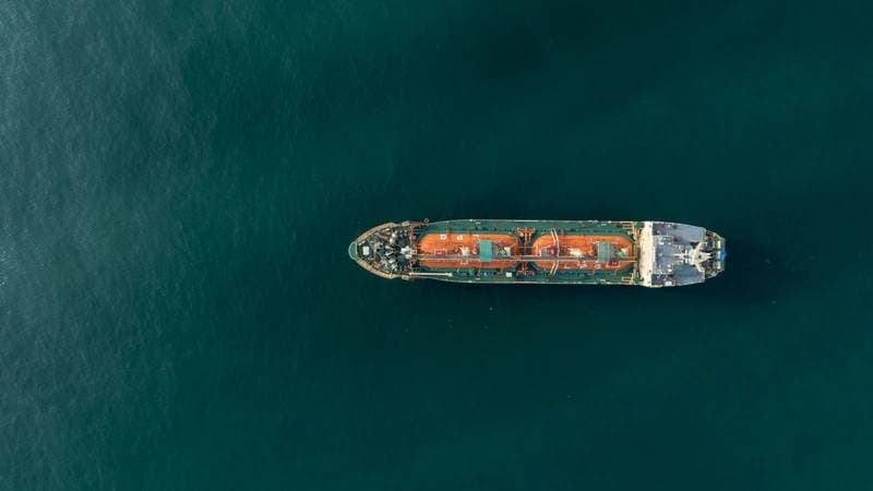 Saudi Tankers Divert from Red Sea Following Houthi Threats