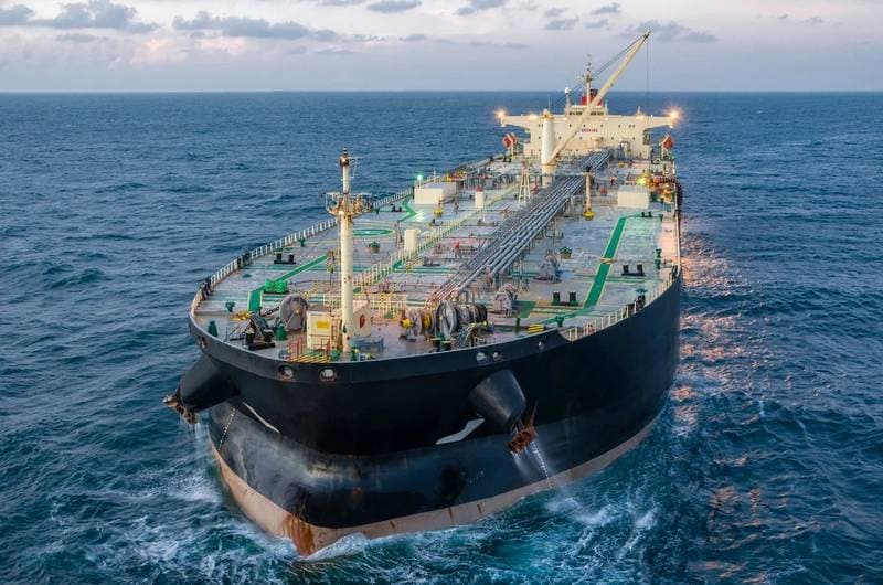 Strait of Hormuz Shipping Slows Amid Post-Conflict Reopening Uncertainty
