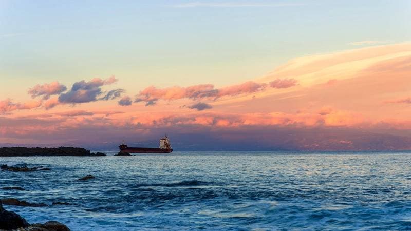 Houthis Claim Missile Strike on Saudi Oil Tanker Near Yanbu in Red Sea