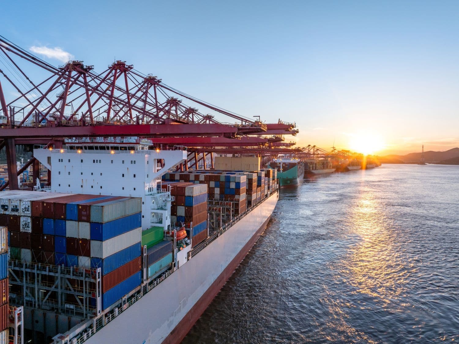 DP World's SeaRates Platform Discontinued, Shifting Focus in Visibility Market