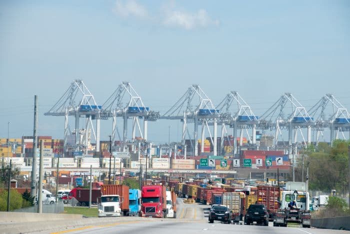 US Port Drayage Rates Rise Amidst Peak Season Frontloading and Tight Capacity