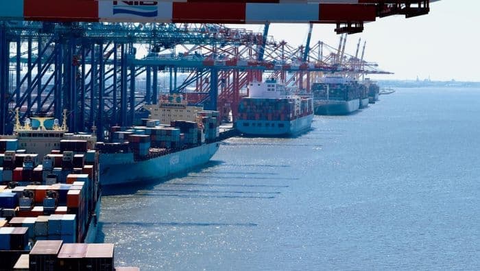 Asia-Europe Ocean Freight Rates See Carrier-Driven Hikes Amidst Capacity Surge