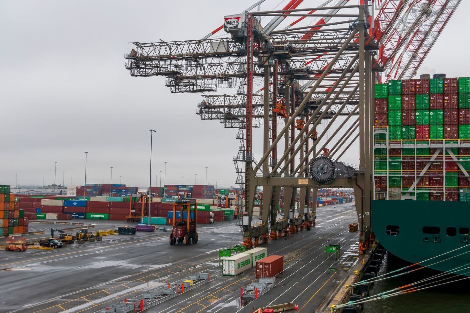 US Retailers Indicate Peak Shipping Season is Concluding After Extended Period
