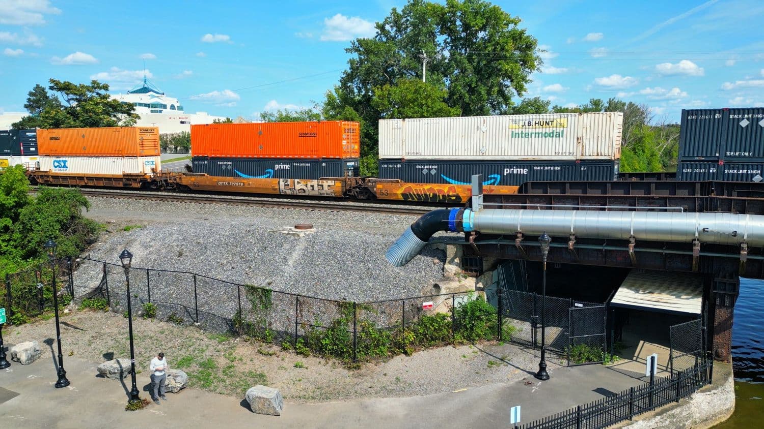 North American Intermodal Trends Show Regional Disparities Amid US-Canada Trade Tensions