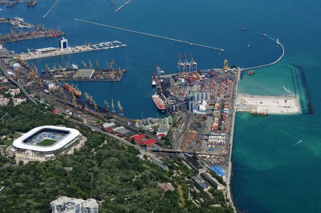 Hapag-Lloyd Temporarily Suspends Feeder Services to Ukraine