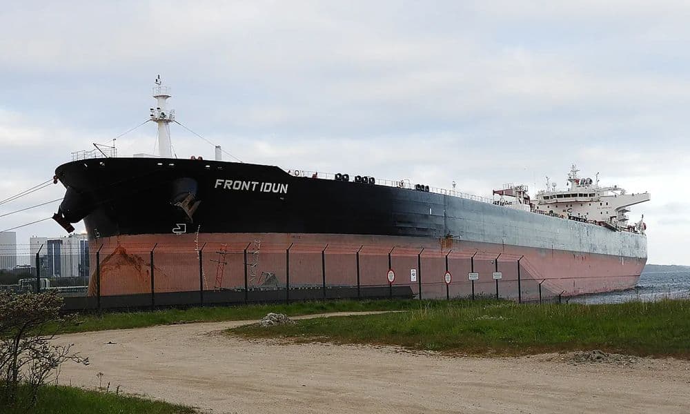 Frontline Sells Two Older Suezmax Tankers in Fleet Modernization Effort