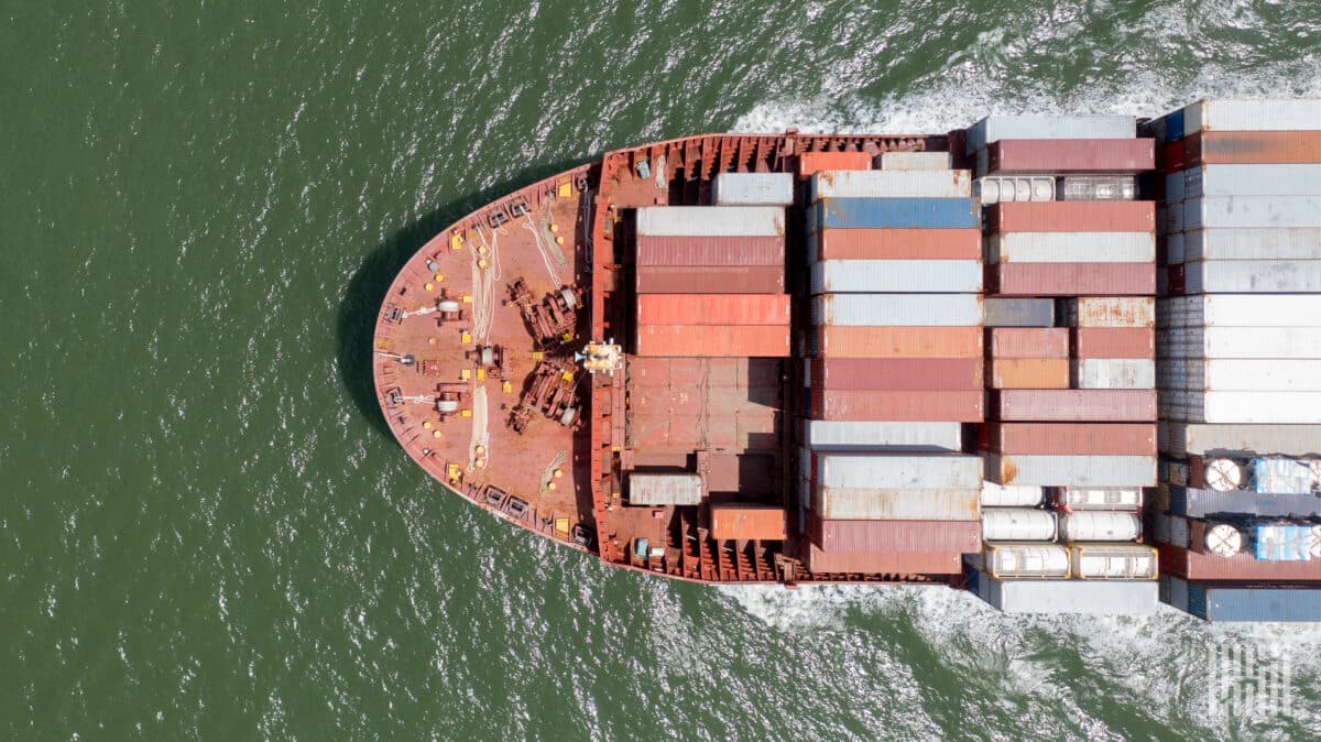 Asia-US Ocean Container Rates Surge Past $7,900 Amid Peak Season Demand