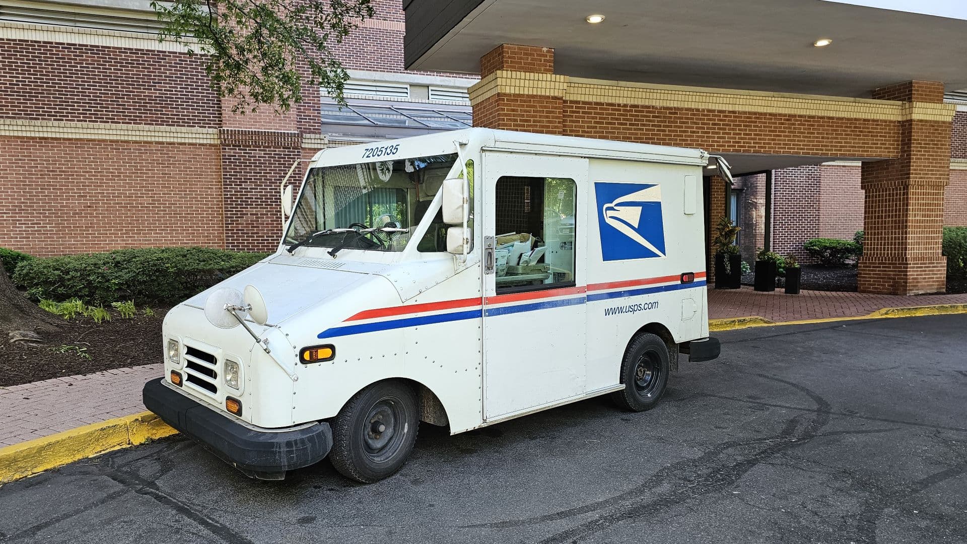 DHL eCommerce Awards $10 Billion Last-Mile Delivery Contract to USPS