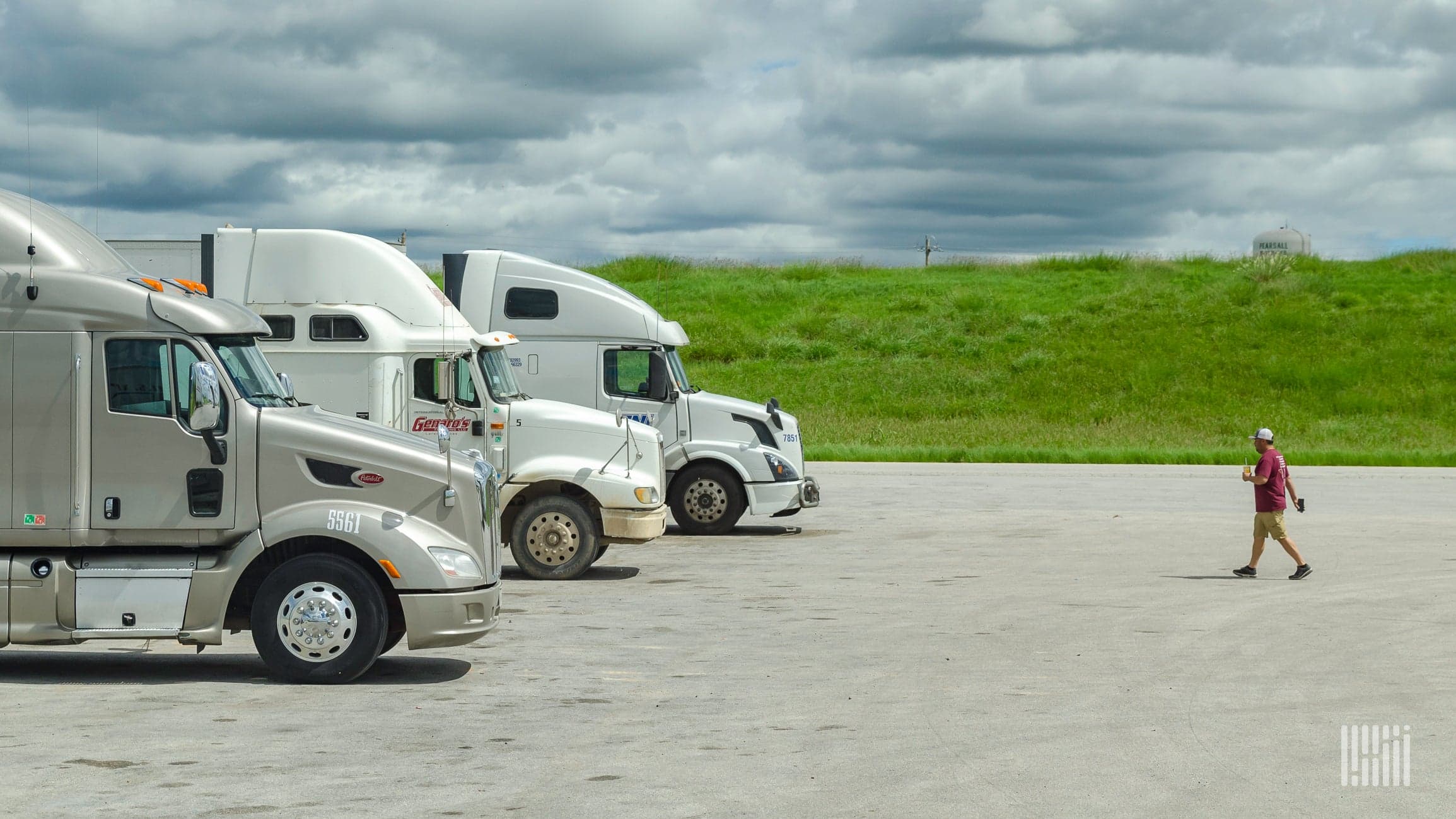 US Trucking Sector Sees Significant Job Decline in May, Reversing April Gains