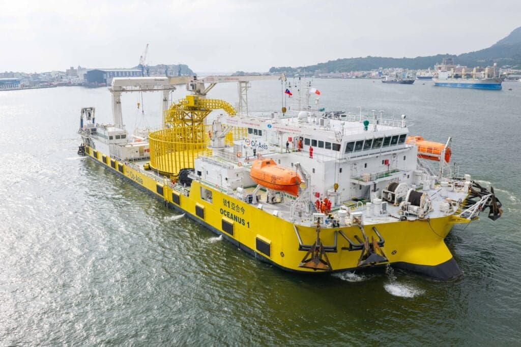 Vietnam-Built Cable Laying Vessel Begins Operations in Taiwan
