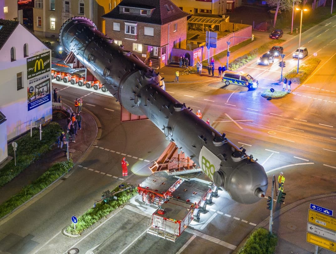 Riga Mainz Completes Dual Column Transport from Kleve to Rhine