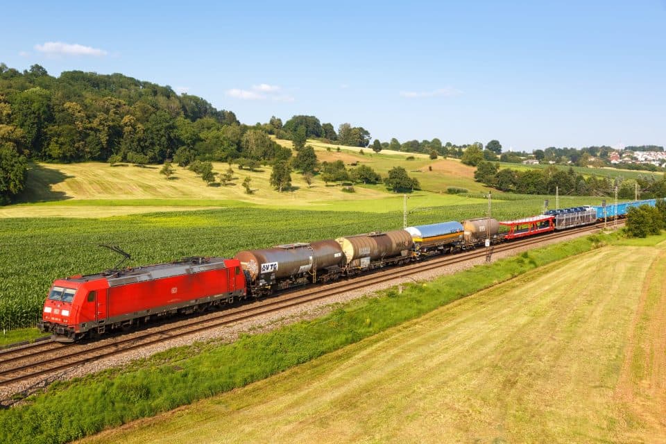 European Combined Transport Volume Declines by Nearly 5% in Early 2026