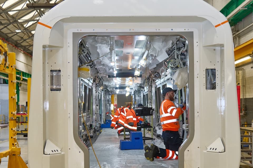 UK Rail Freight Sector Anticipates Benefits from Rolling Stock Procurement Overhaul