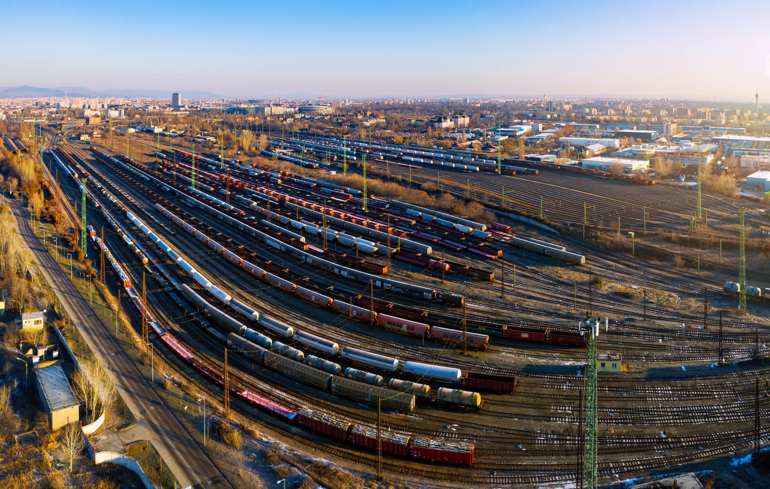 Hungarian Rail Freight Faces Significant Decline in Demand During 2025