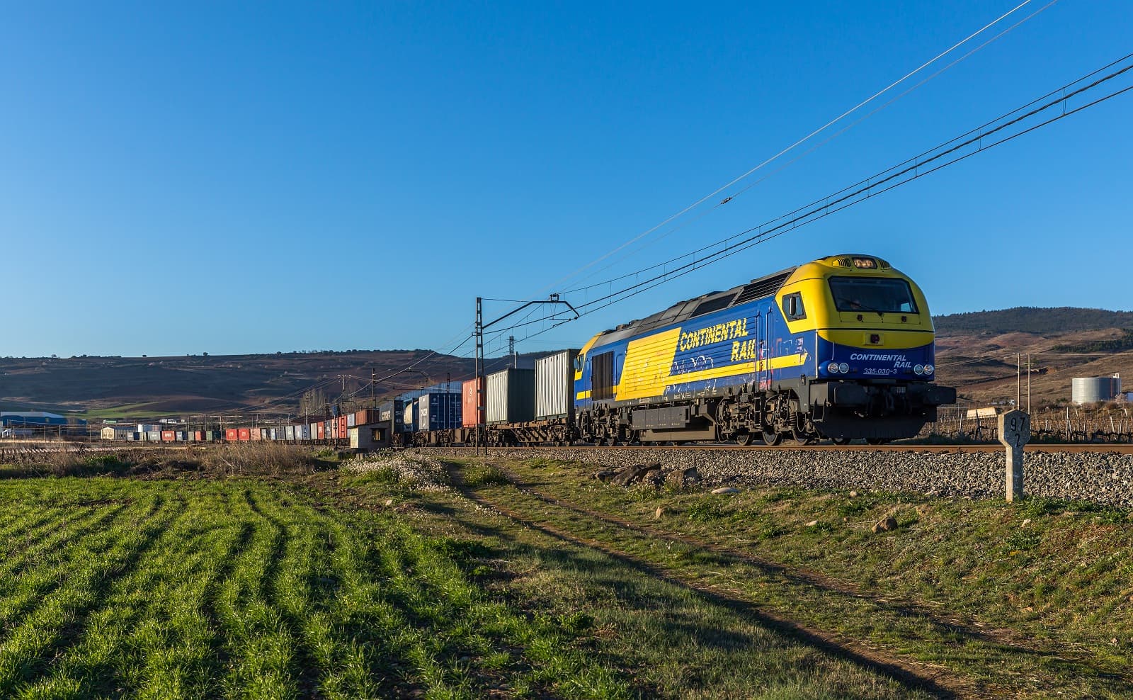 Spanish Rail Freight Sector Experiences Growth in 2025