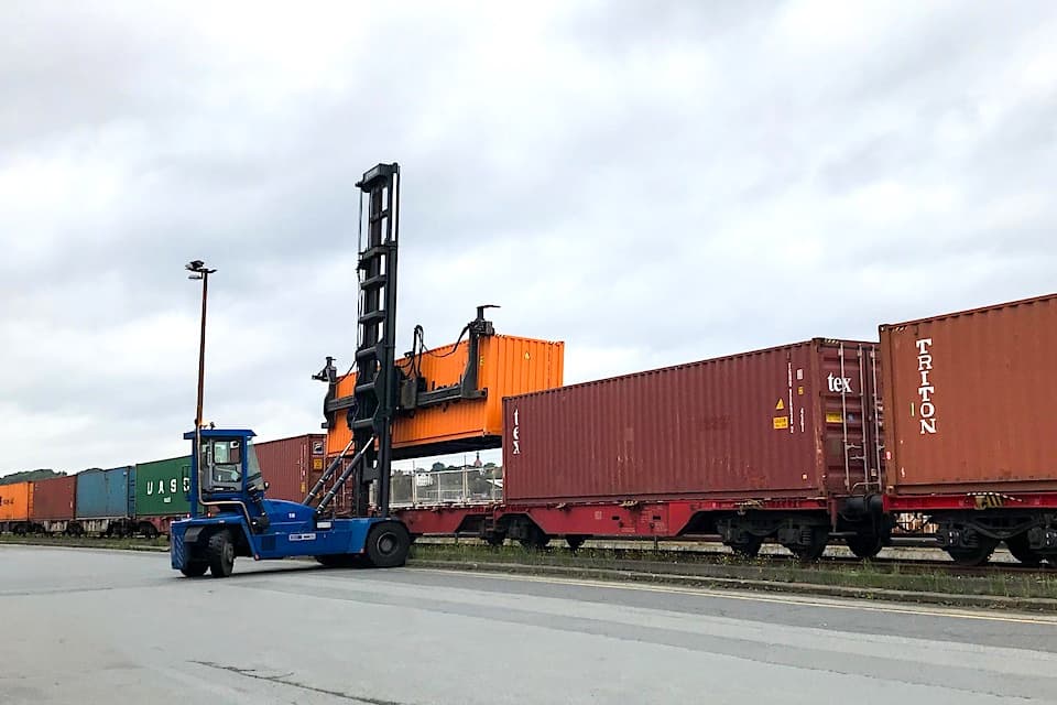 HHLA Expands Rail Transport for Empty Containers at Hamburg Port