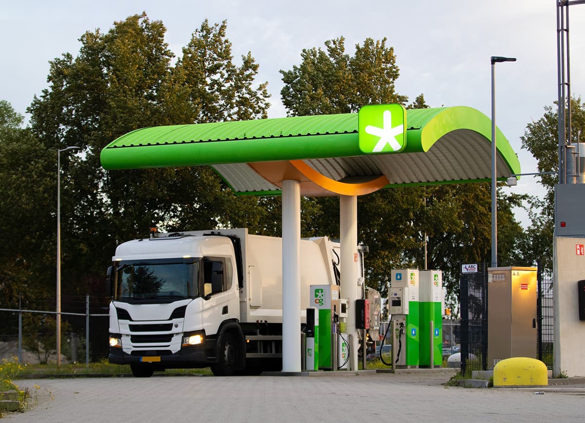OG Clean Fuels Expands Italian CNG Network with 11 New Stations for Road Transport