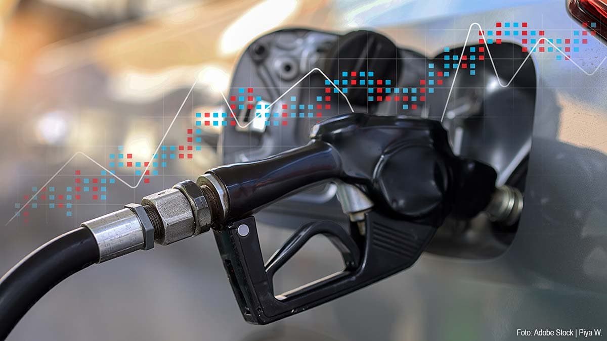 French Road Hauliers Threaten Blockades Over High Fuel Costs
