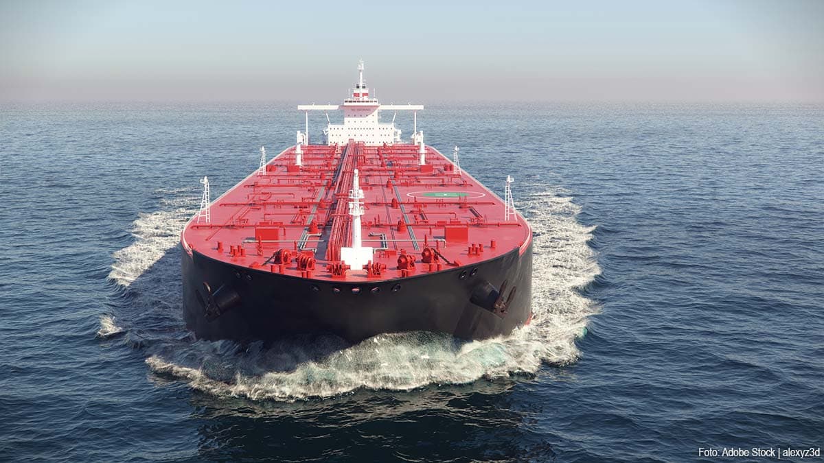 Qatar Resumes LNG Shipments Through Strait of Hormuz Following Tanker Attack
