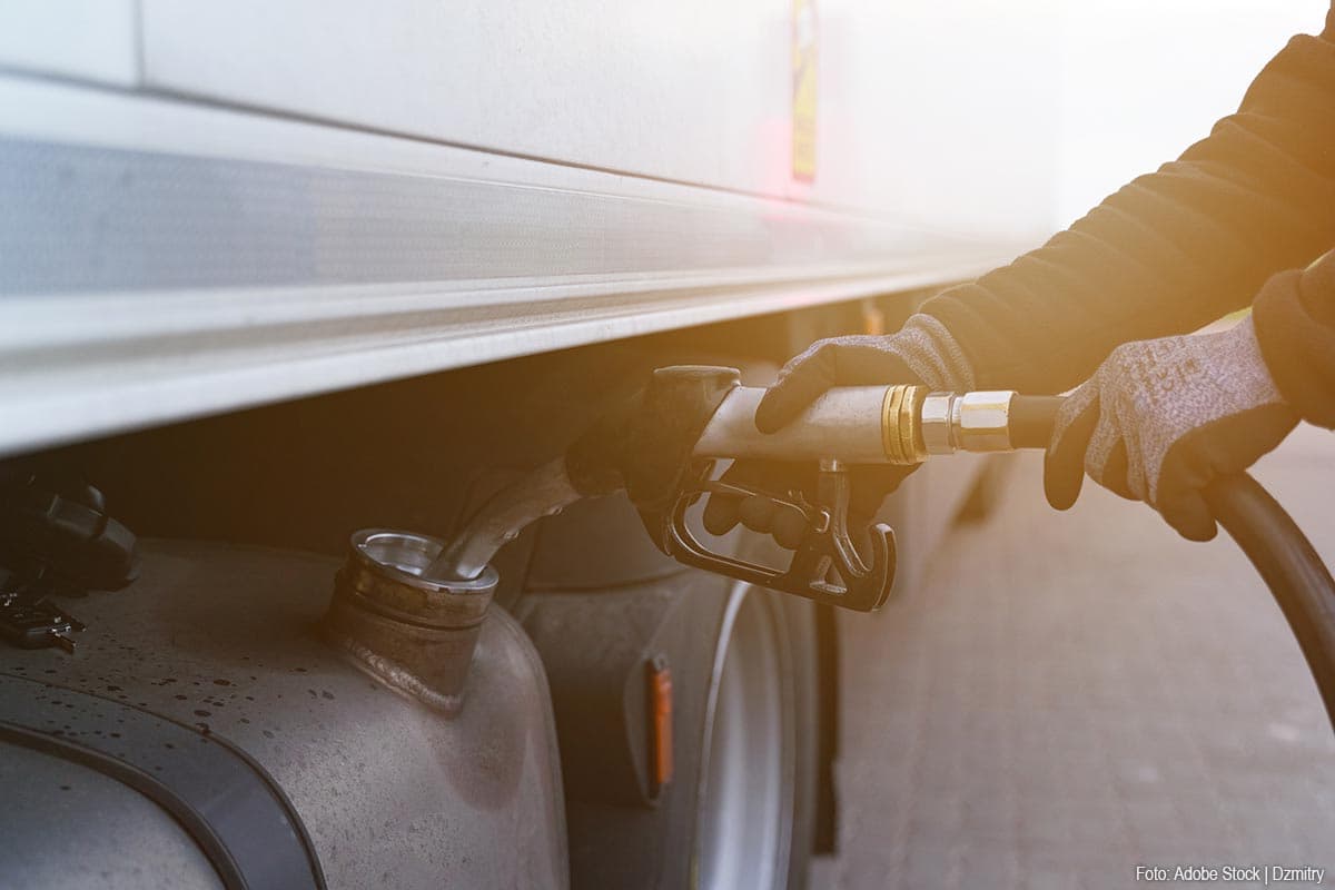 Spanish Transport Group Warns Truckers of Diesel Shortages in France