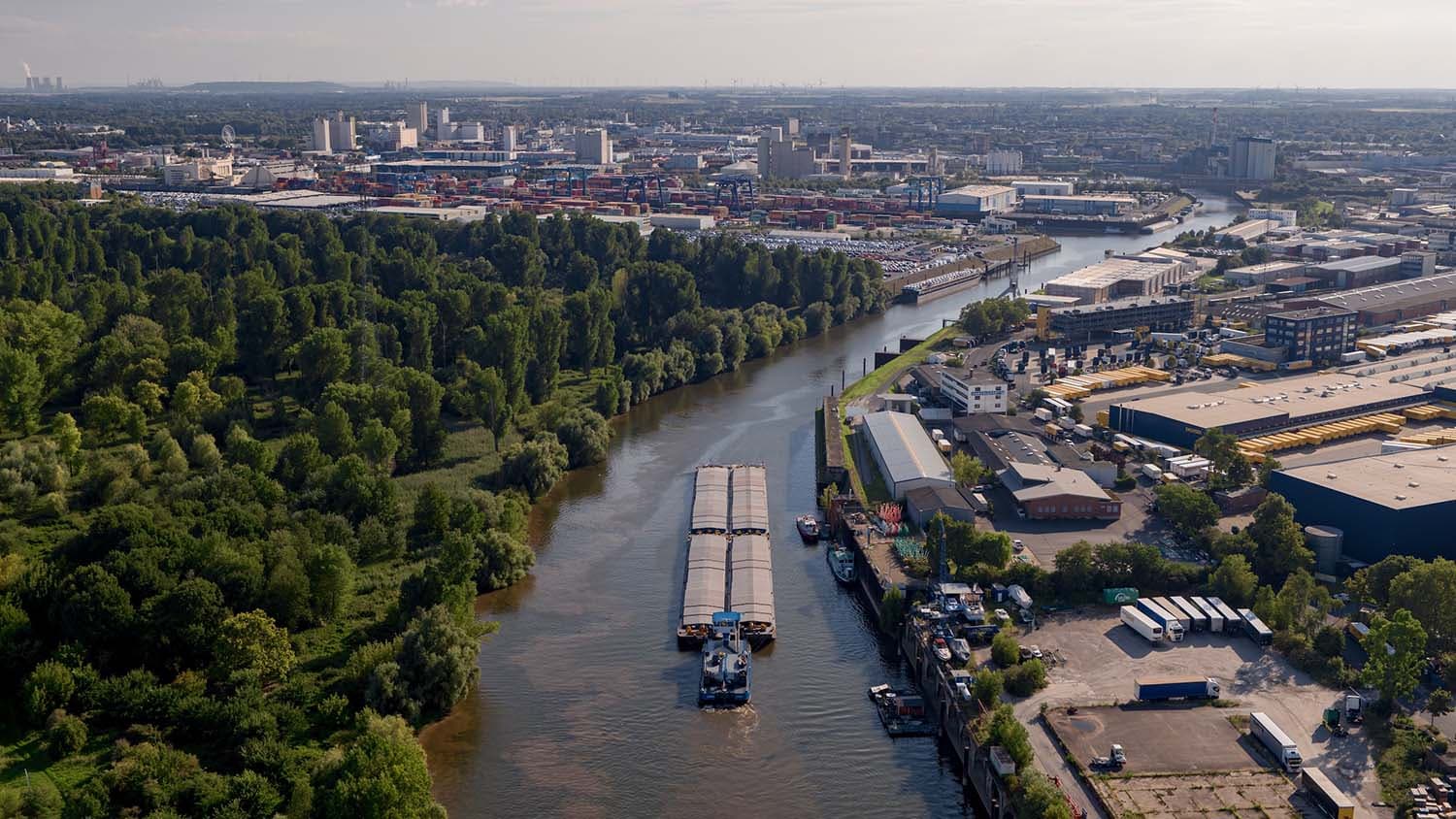 De Jong Shipping Group Acquires Stake in Belgian Inland Shipping Firm TransMatch