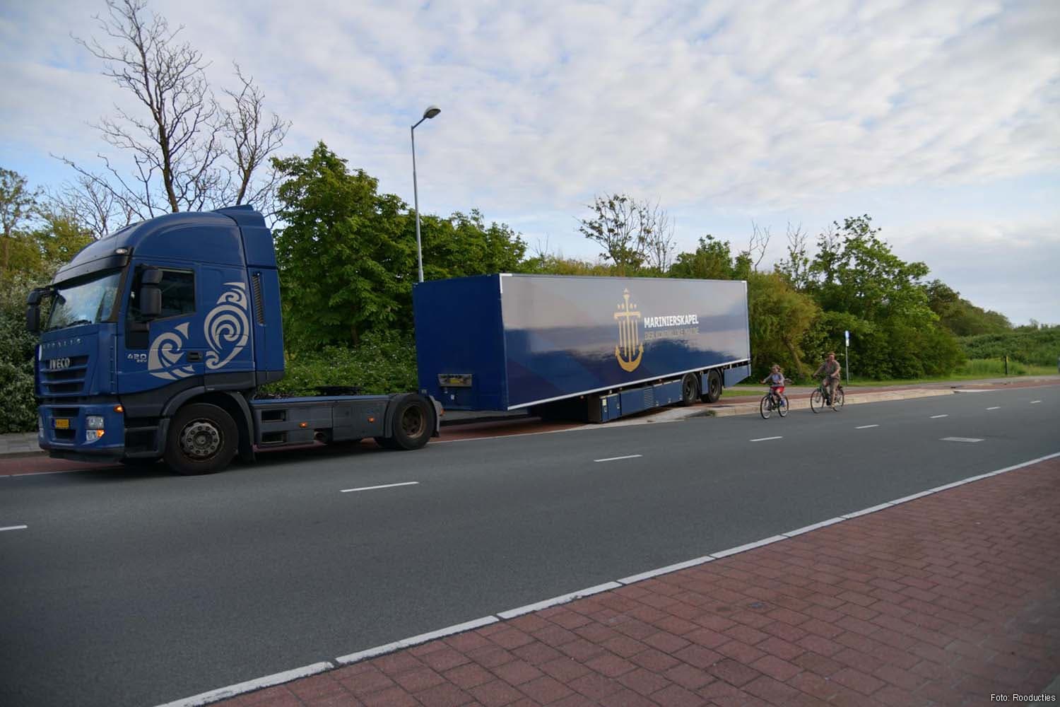 Trailer Detaches from Truck on Huisduinerweg in Den Helder