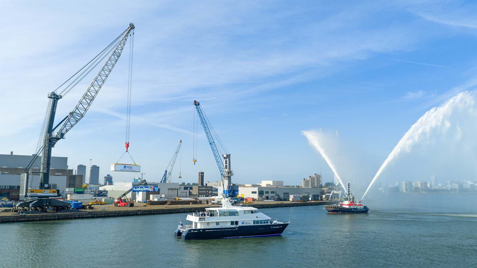 Broekman Logistics Boosts Rotterdam Heavy-Lift Capacity with New Liebherr LHM 800 Crane