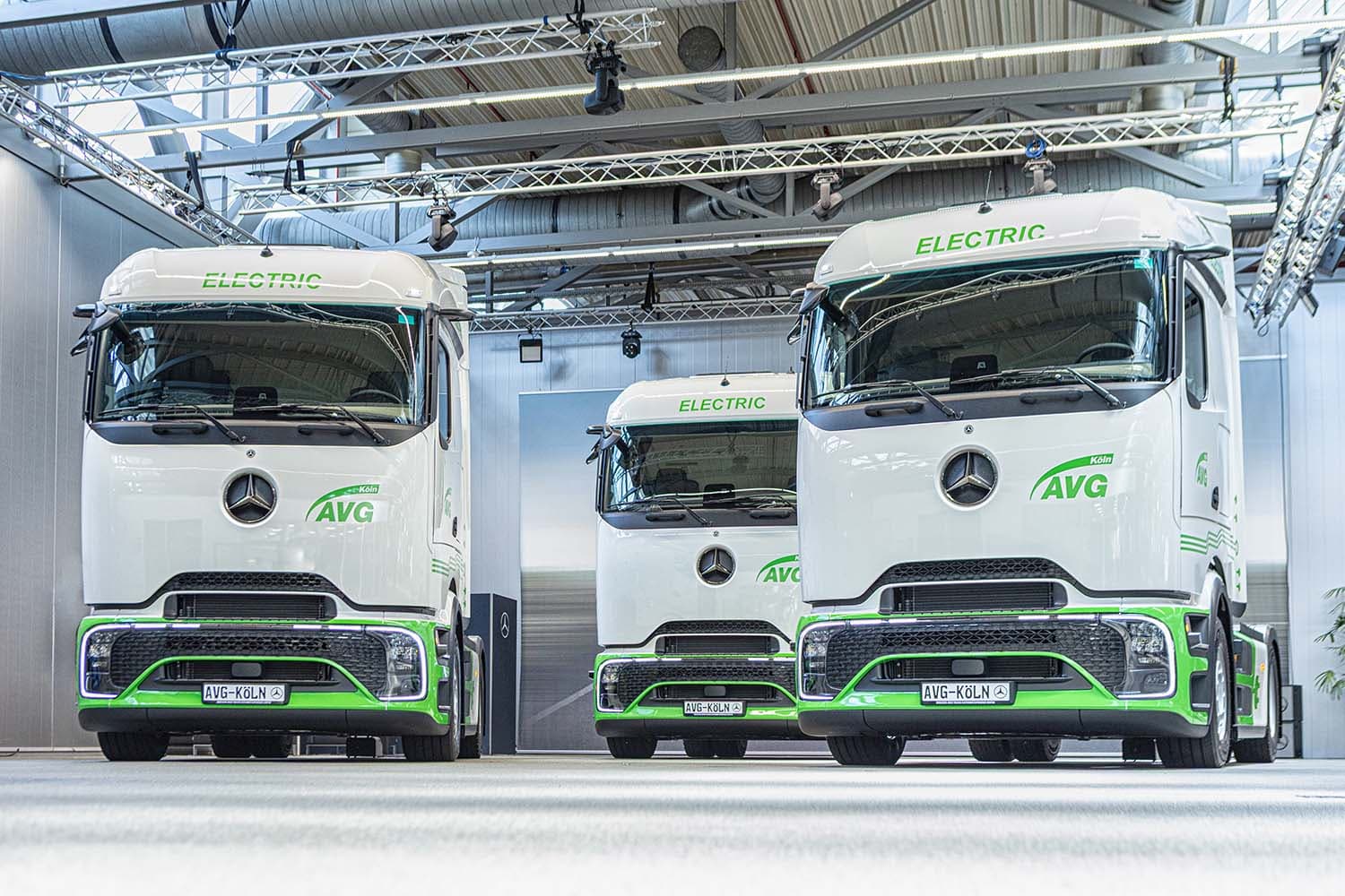 Mercedes-Benz Delivers First eActros Electric Tipper Trucks with Mechanical PTO to AVG Köln