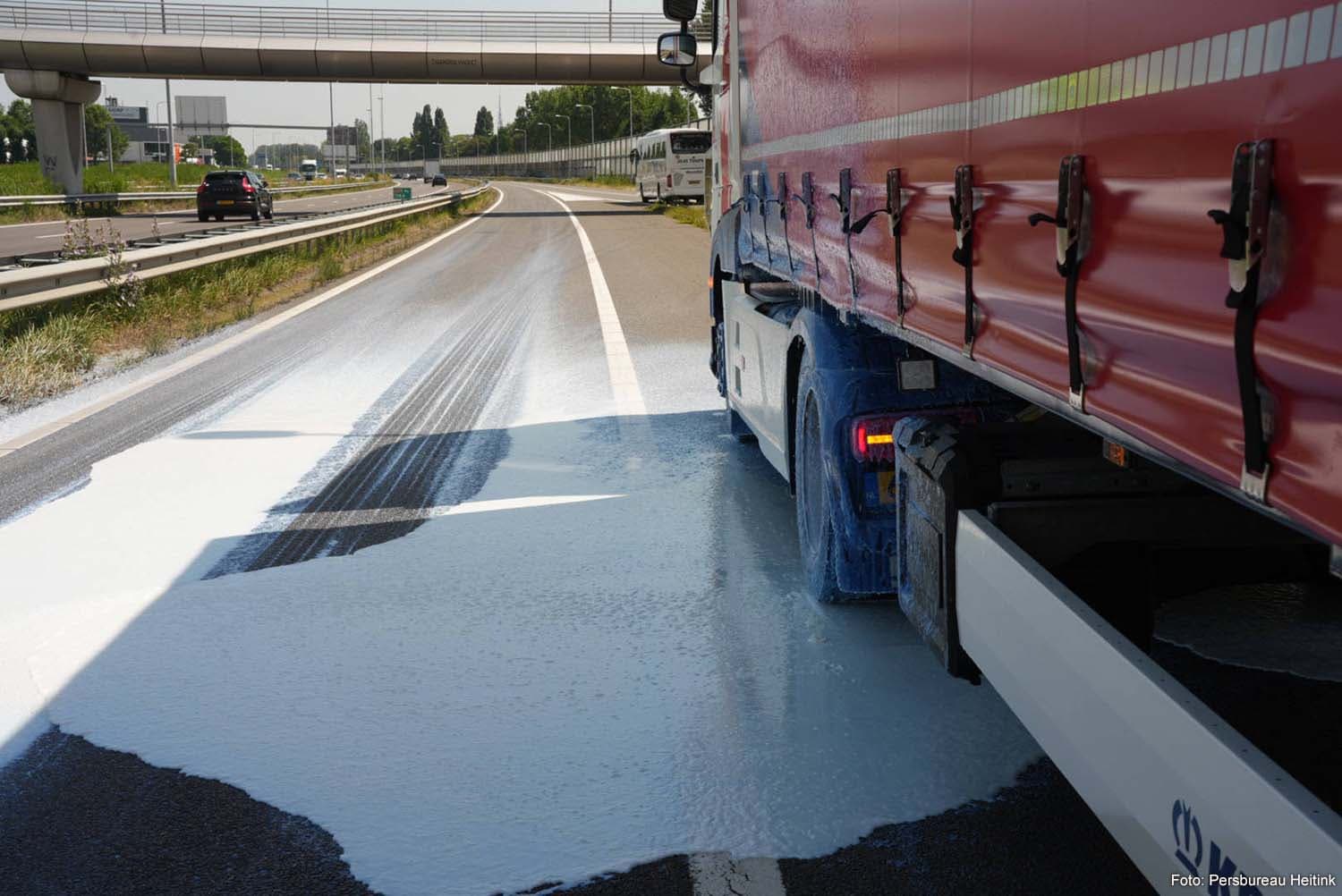 Truck Spills Hundreds of Liters on A59 Near Waalwijk, On-Ramp Closed