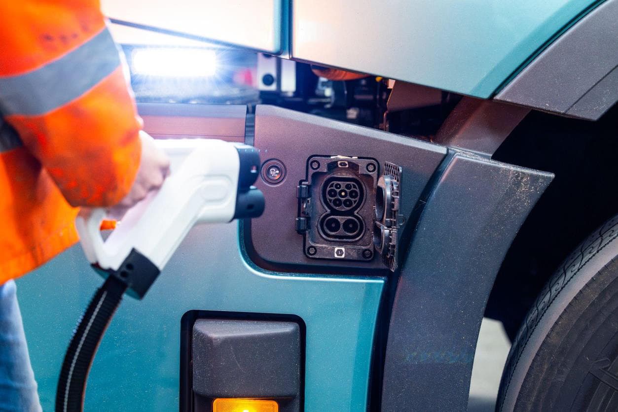 Transport Companies Address Grid Congestion for EV Truck Charging
