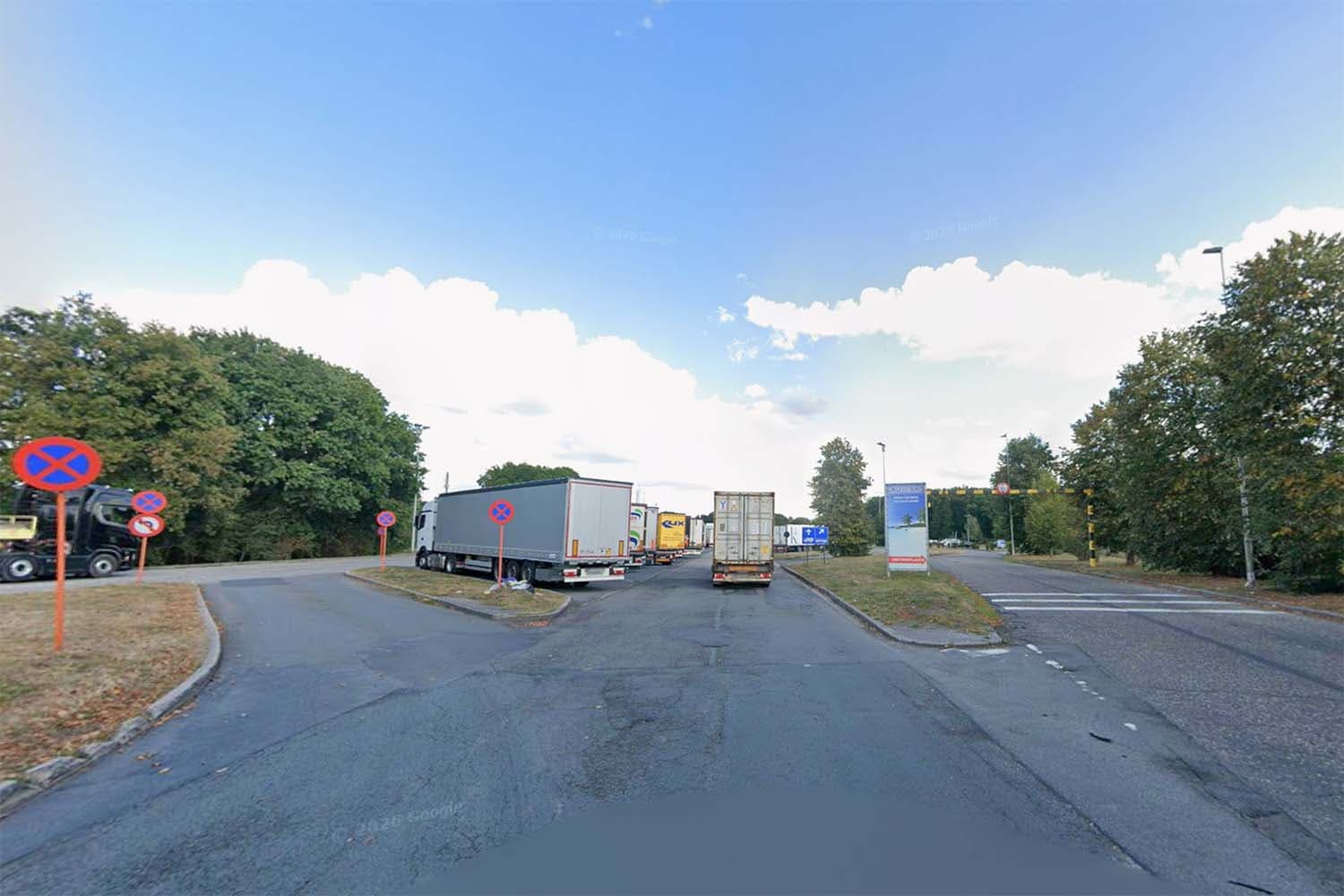 Truck Parking Restricted on E313 Near Ranst Due to Renovation Work